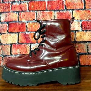 STEVE MADDEN Platform Boots